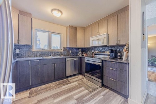 8005 27 Avenue, Edmonton, AB - Indoor Photo Showing Kitchen