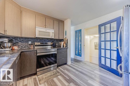 8005 27 Avenue, Edmonton, AB - Indoor Photo Showing Kitchen