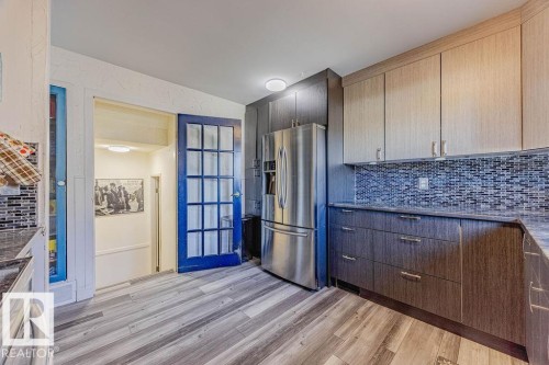 8005 27 Avenue, Edmonton, AB - Indoor