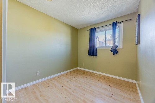 8005 27 Avenue, Edmonton, AB - Indoor Photo Showing Other Room