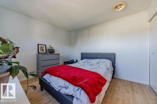 8005 27 Avenue, Edmonton, AB - Indoor Photo Showing Bedroom
