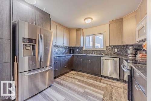 8005 27 Avenue, Edmonton, AB - Indoor Photo Showing Kitchen