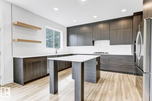 2010 Genesis Lane, Stony Plain, AB - Indoor Photo Showing Kitchen With Upgraded Kitchen