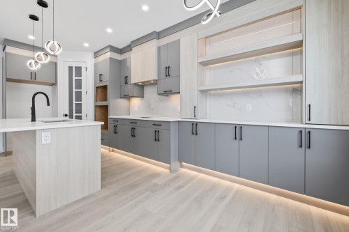 30 Blackbird Bend, Fort Saskatchewan, AB - Indoor Photo Showing Kitchen With Upgraded Kitchen