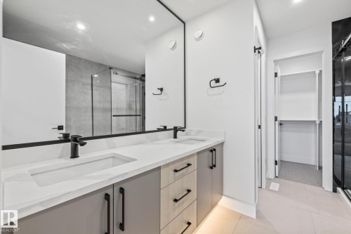 30 Blackbird Bend, Fort Saskatchewan, AB - Indoor Photo Showing Bathroom