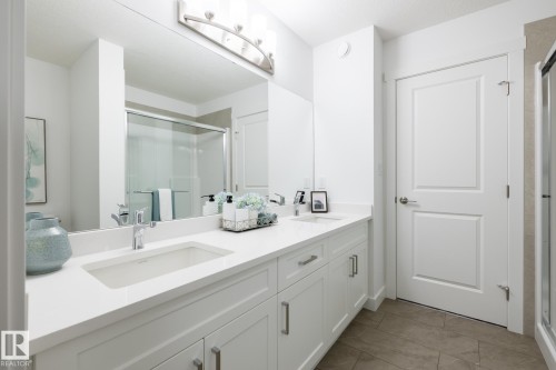 299 Elliott Wynd, Fort Saskatchewan, AB - Indoor Photo Showing Bathroom