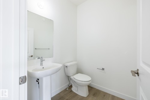 255 Elliott Wynd, Fort Saskatchewan, AB - Indoor Photo Showing Bathroom