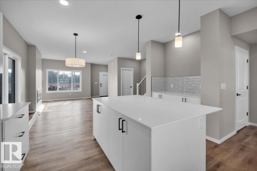 1100 Mcleod Avenue, Spruce Grove, AB - Indoor Photo Showing Kitchen