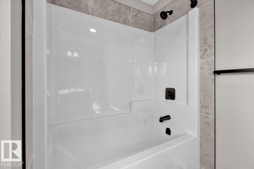 1100 Mcleod Avenue, Spruce Grove, AB - Indoor Photo Showing Bathroom