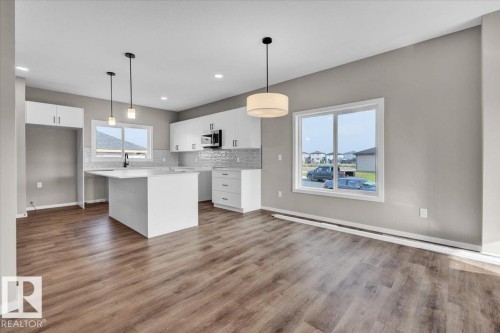 1100 Mcleod Avenue, Spruce Grove, AB - Indoor Photo Showing Kitchen With Upgraded Kitchen