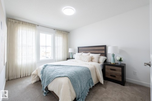 555 172 Avenue, Edmonton, AB - Indoor Photo Showing Bedroom