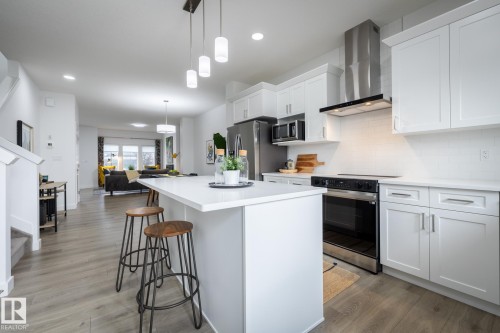555 172 Avenue, Edmonton, AB - Indoor Photo Showing Kitchen With Upgraded Kitchen
