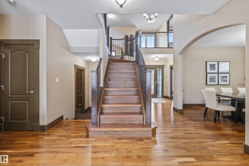 Stairs - 1014 Hope Road, Edmonton, AB - Indoor Photo Showing Other Room