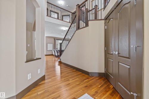 Entrance foyer - 1014 Hope Road, Edmonton, AB - Indoor Photo Showing Other Room
