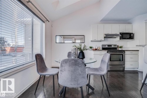 21208 89A Avenue, Edmonton, AB - Indoor