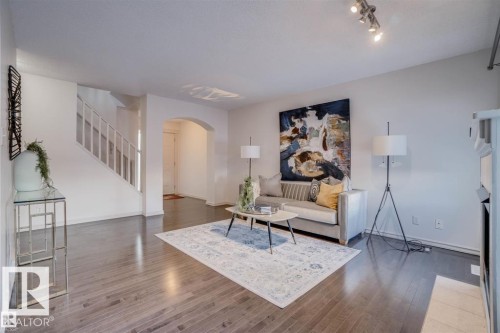 21208 89A Avenue, Edmonton, AB - Indoor Photo Showing Living Room