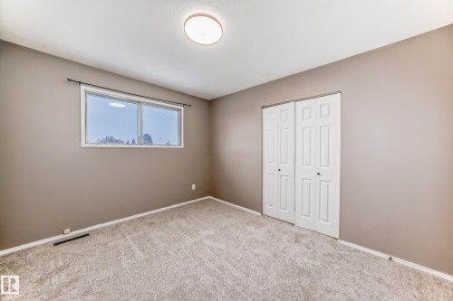 6808 149 Avenue, Edmonton, AB - Indoor Photo Showing Other Room