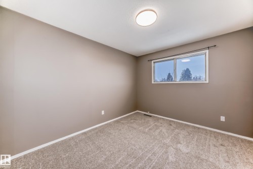 6808 149 Avenue, Edmonton, AB - Indoor Photo Showing Other Room