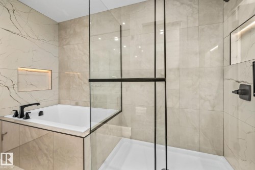 32 Blackbird Bend, Fort Saskatchewan, AB - Indoor Photo Showing Bathroom