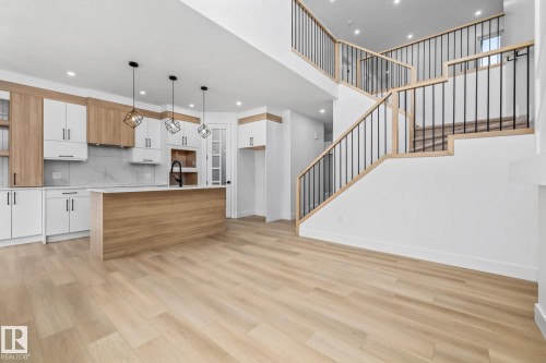 32 Blackbird Bend, Fort Saskatchewan, AB - Indoor Photo Showing Kitchen