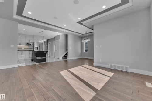 2615 21 Avenue, Edmonton, AB - Indoor Photo Showing Other Room