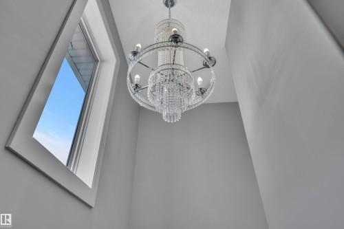 2615 21 Avenue, Edmonton, AB - Indoor Photo Showing Other Room