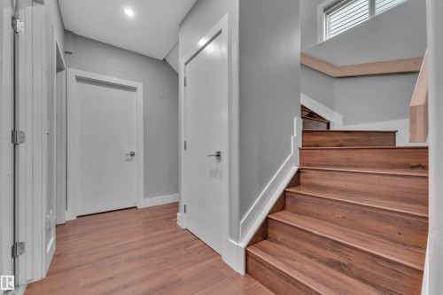 2615 21 Avenue, Edmonton, AB - Indoor Photo Showing Other Room