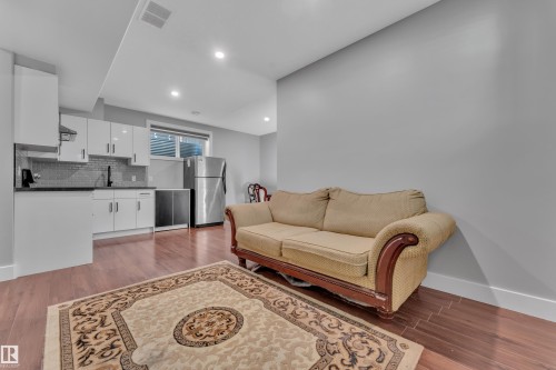 2615 21 Avenue, Edmonton, AB - Indoor