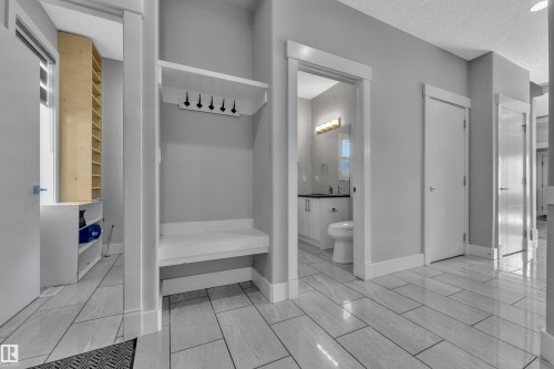 2615 21 Avenue, Edmonton, AB - Indoor