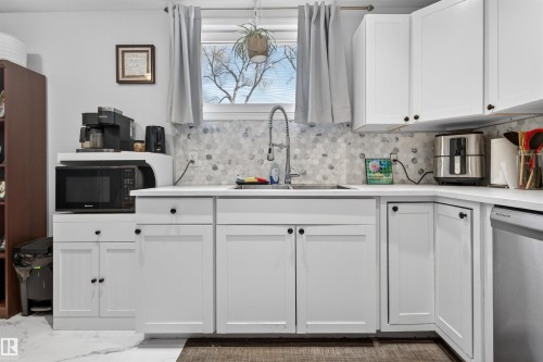 10366 148 Street, Edmonton, AB - Indoor Photo Showing Kitchen