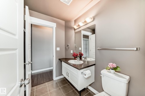 504 10518 113 Street, Edmonton, AB - Indoor Photo Showing Bathroom