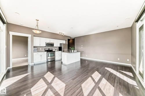 504 10518 113 Street, Edmonton, AB - Indoor Photo Showing Kitchen