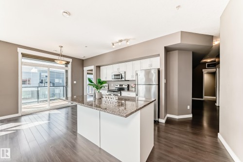 504 10518 113 Street, Edmonton, AB - Indoor Photo Showing Kitchen With Upgraded Kitchen