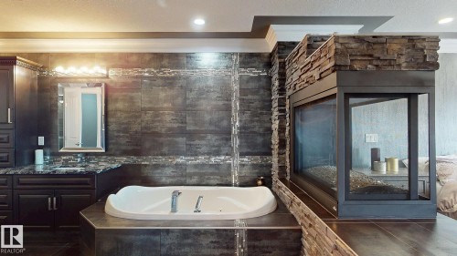 475 Allard Boulevard, Edmonton, AB - Indoor Photo Showing Bathroom