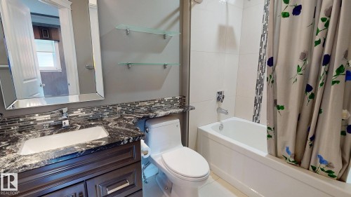 475 Allard Boulevard, Edmonton, AB - Indoor Photo Showing Bathroom