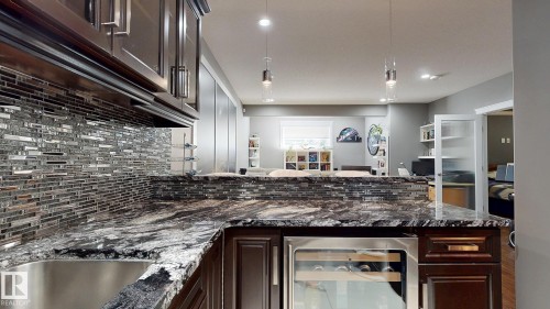 475 Allard Boulevard, Edmonton, AB - Indoor Photo Showing Kitchen With Upgraded Kitchen