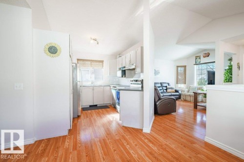 1607 80A Street, Edmonton, AB - Indoor Photo Showing Kitchen