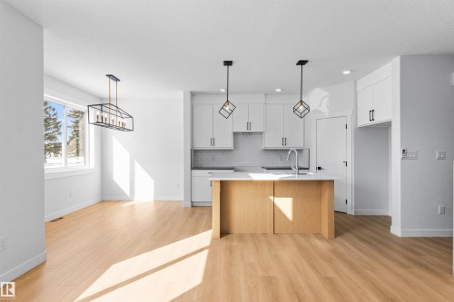 5133 53 Avenue, Calmar, AB - Indoor Photo Showing Kitchen With Upgraded Kitchen