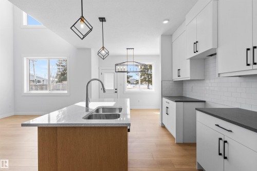 5133 53 Avenue, Calmar, AB - Indoor Photo Showing Kitchen With Double Sink With Upgraded Kitchen