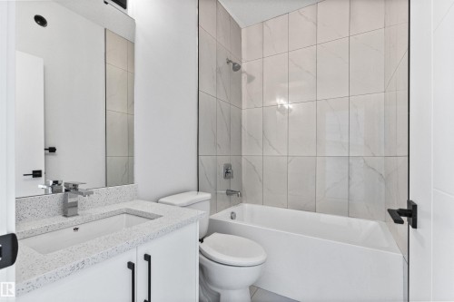 5133 53 Avenue, Calmar, AB - Indoor Photo Showing Bathroom