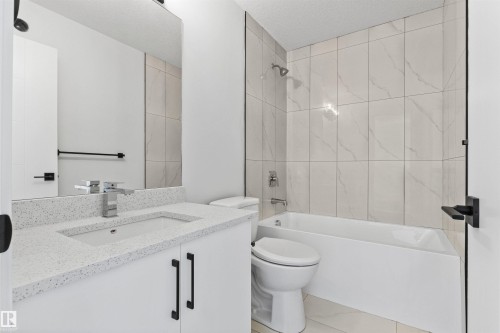 5133 53 Avenue, Calmar, AB - Indoor Photo Showing Bathroom