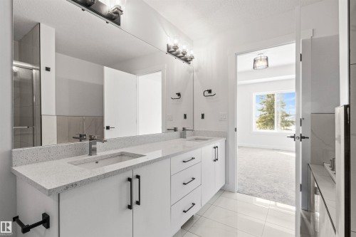 5133 53 Avenue, Calmar, AB - Indoor Photo Showing Bathroom