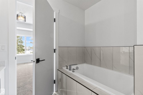 5133 53 Avenue, Calmar, AB - Indoor Photo Showing Bathroom