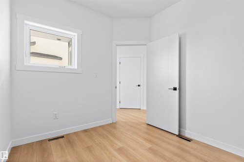 5133 53 Avenue, Calmar, AB - Indoor Photo Showing Other Room