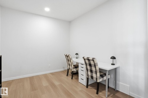 7012 54 Avenue, Beaumont, AB - Indoor