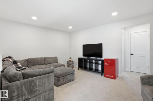 7012 54 Avenue, Beaumont, AB - Indoor