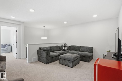 7012 54 Avenue, Beaumont, AB - Indoor