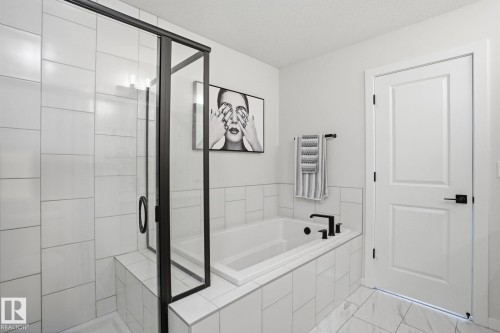 7012 54 Avenue, Beaumont, AB - Indoor Photo Showing Bathroom