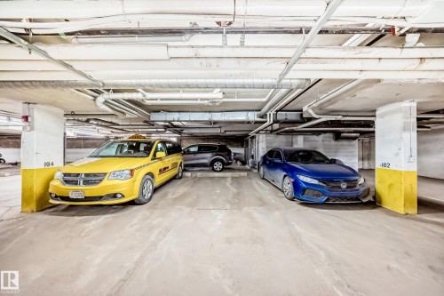 422 12838 65 Street, Edmonton, AB - Indoor Photo Showing Garage