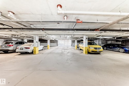 422 12838 65 Street, Edmonton, AB - Indoor Photo Showing Garage